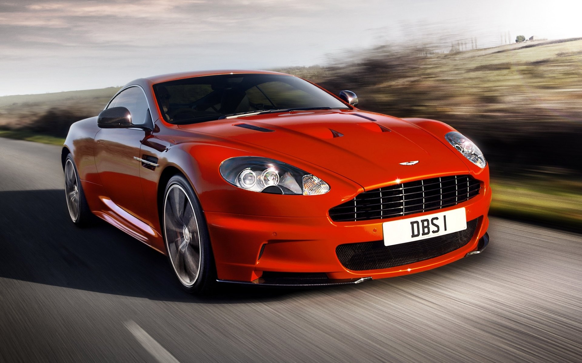 aston martin dbs edizione carbonio aston martin dbs supercar anteriore strada cielo