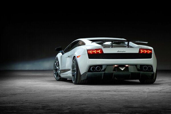 Lamborghini gallardo car dark background