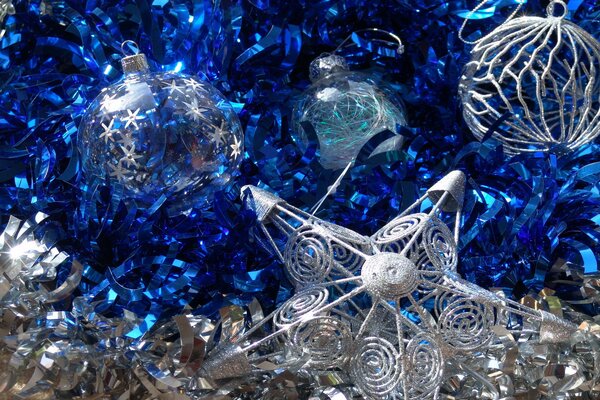 Decorazioni natalizie blu e argento