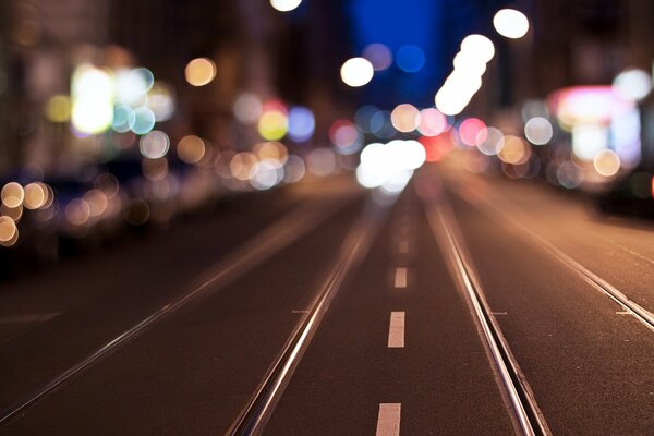 Carretera nocturna, coches, luces