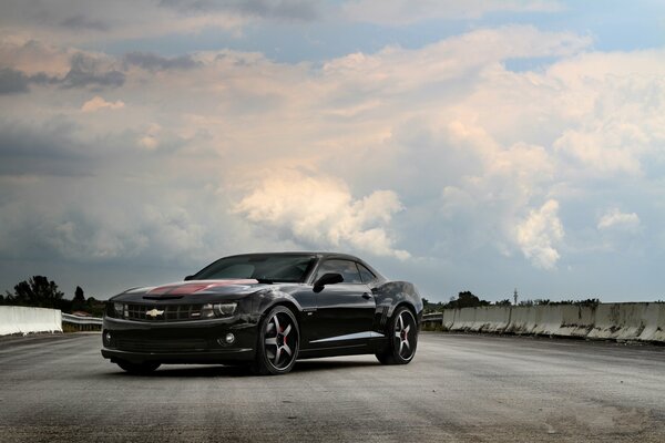 Chevrolet camaro sur la piste de course