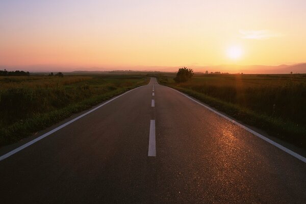 El camino a Dal puesta de sol es hermoso