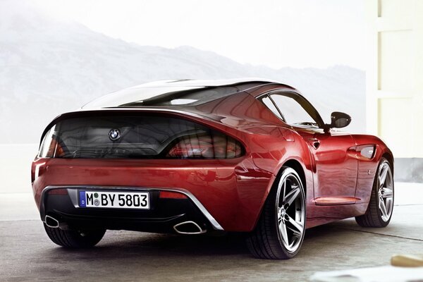 Rojo BMW Z4 Coupe vista trasera