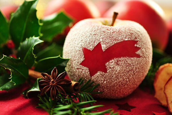 Manzana roja decorada para Navidad