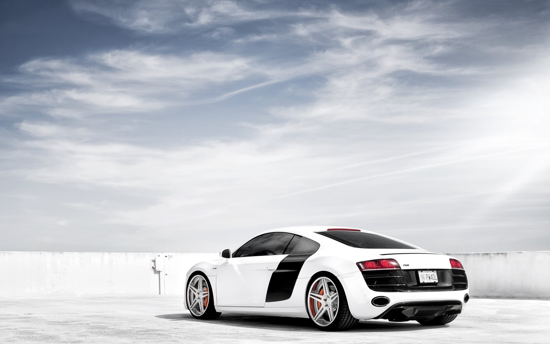 audi r8 v10 audi r8 b10 supercar bianco vista posteriore tuning cerchi cielo