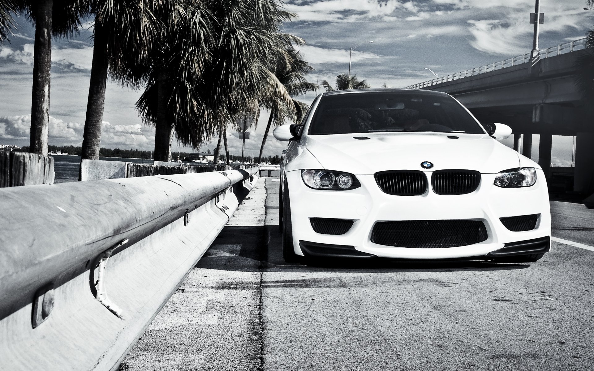 bmw m3 e92 weiß bmw leitplanke brücke