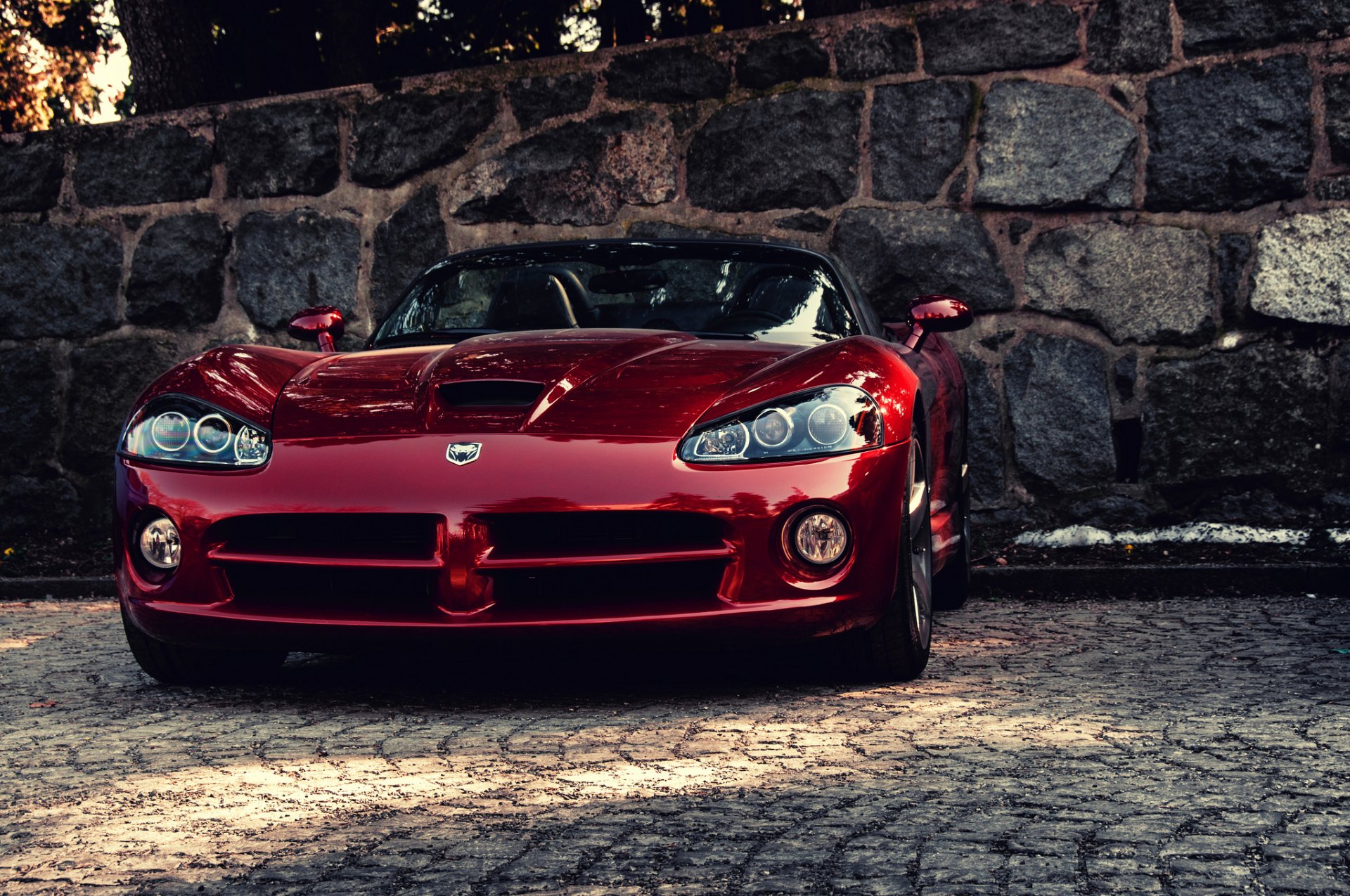 esquivar víbora cien 10 dodge viper pared piedras estacionamiento caramelo