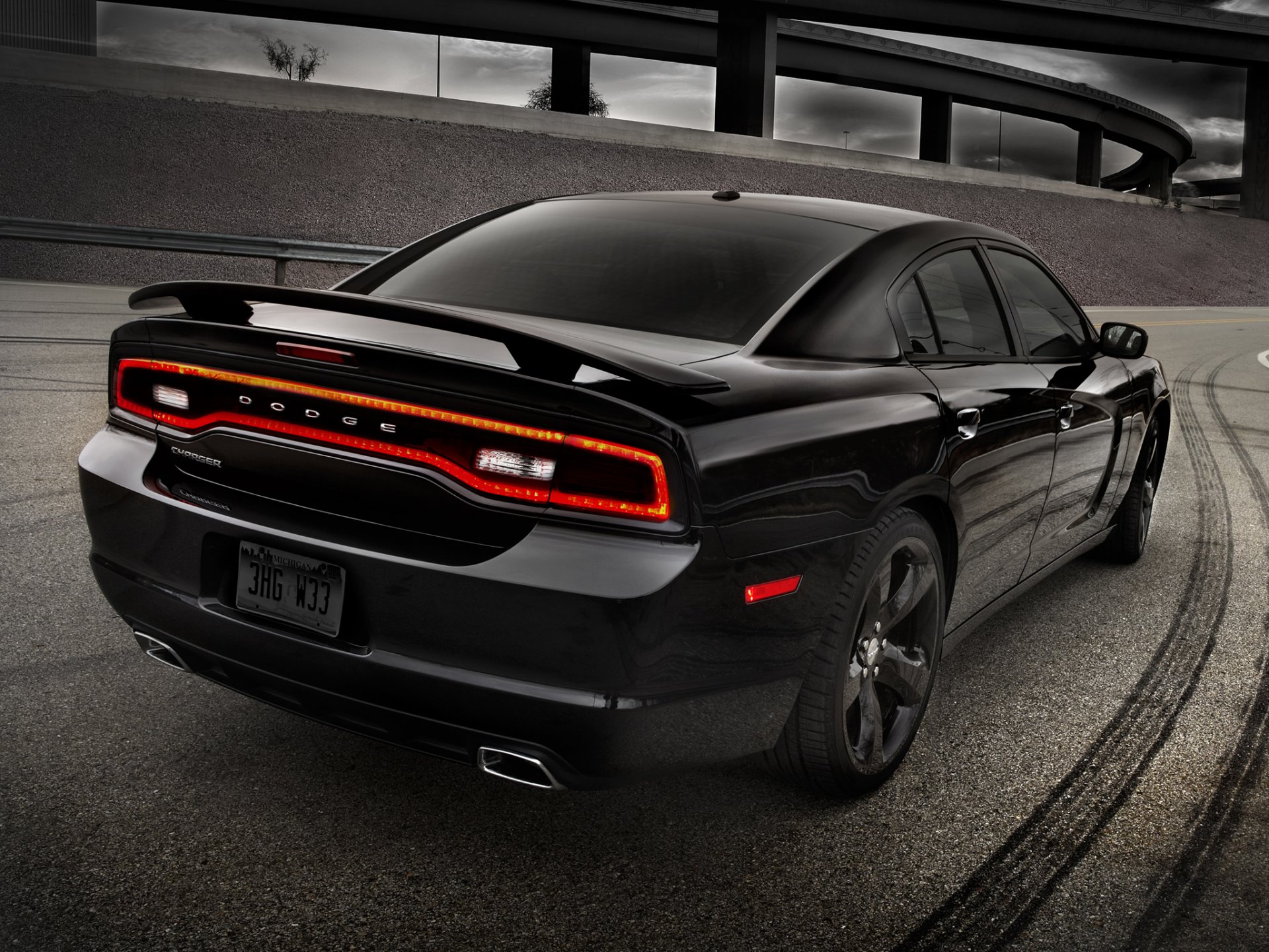 esquivar cargador blacktop 2012 dodge charger blacktop vista trasera especial versión carretera estocada autopista cielo