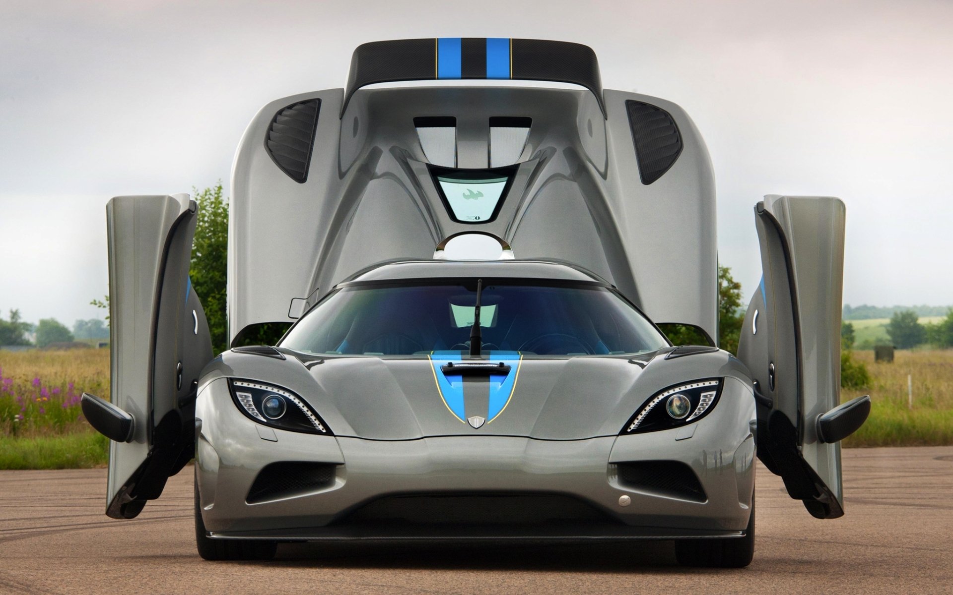 koenigsegg agera agera supercar hypercar avant gris portes .capot ciel