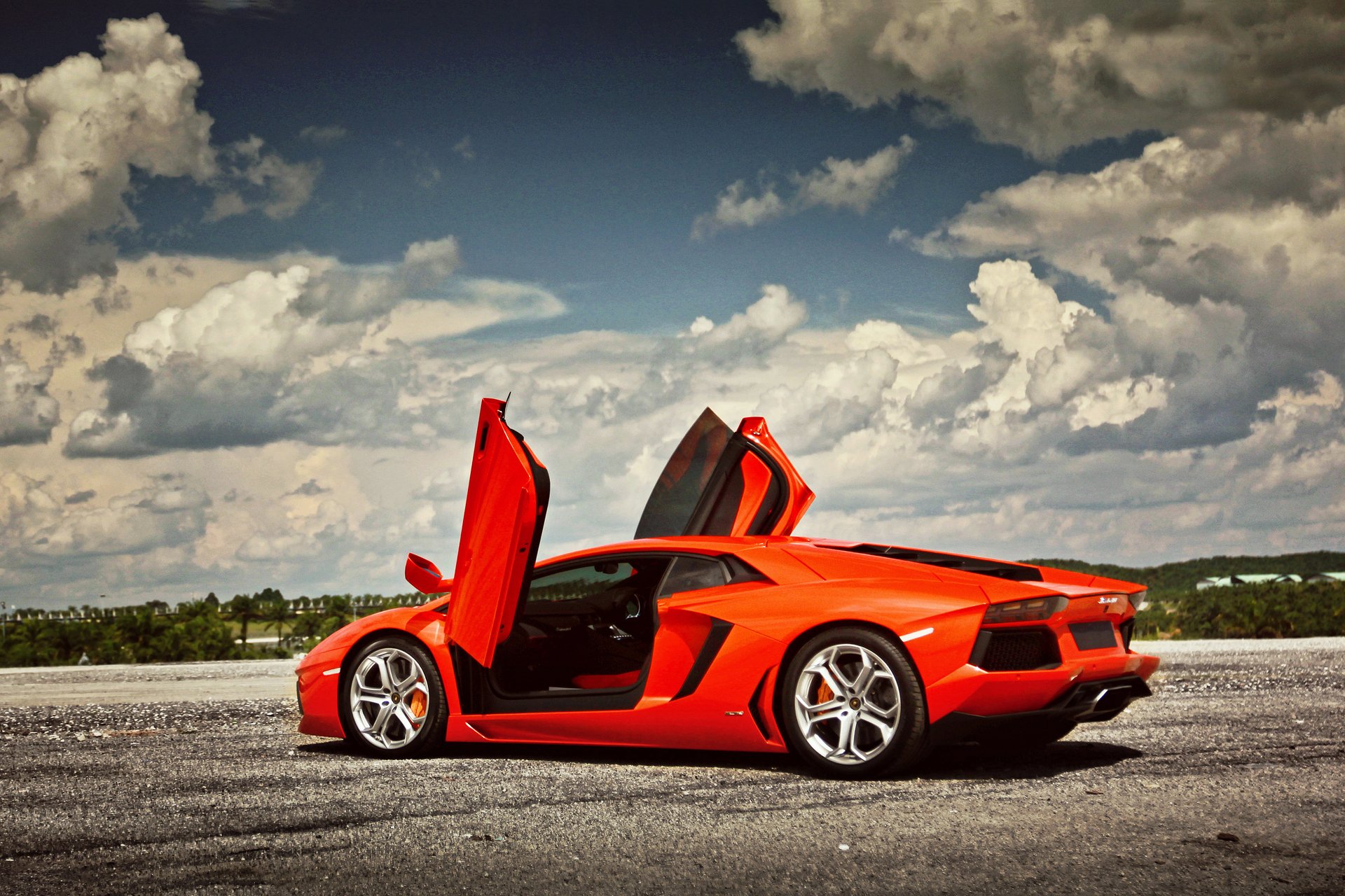 lamborghini aventador lp700-4 lamborghini lamborghini aventador portes vers le haut ciel nuages