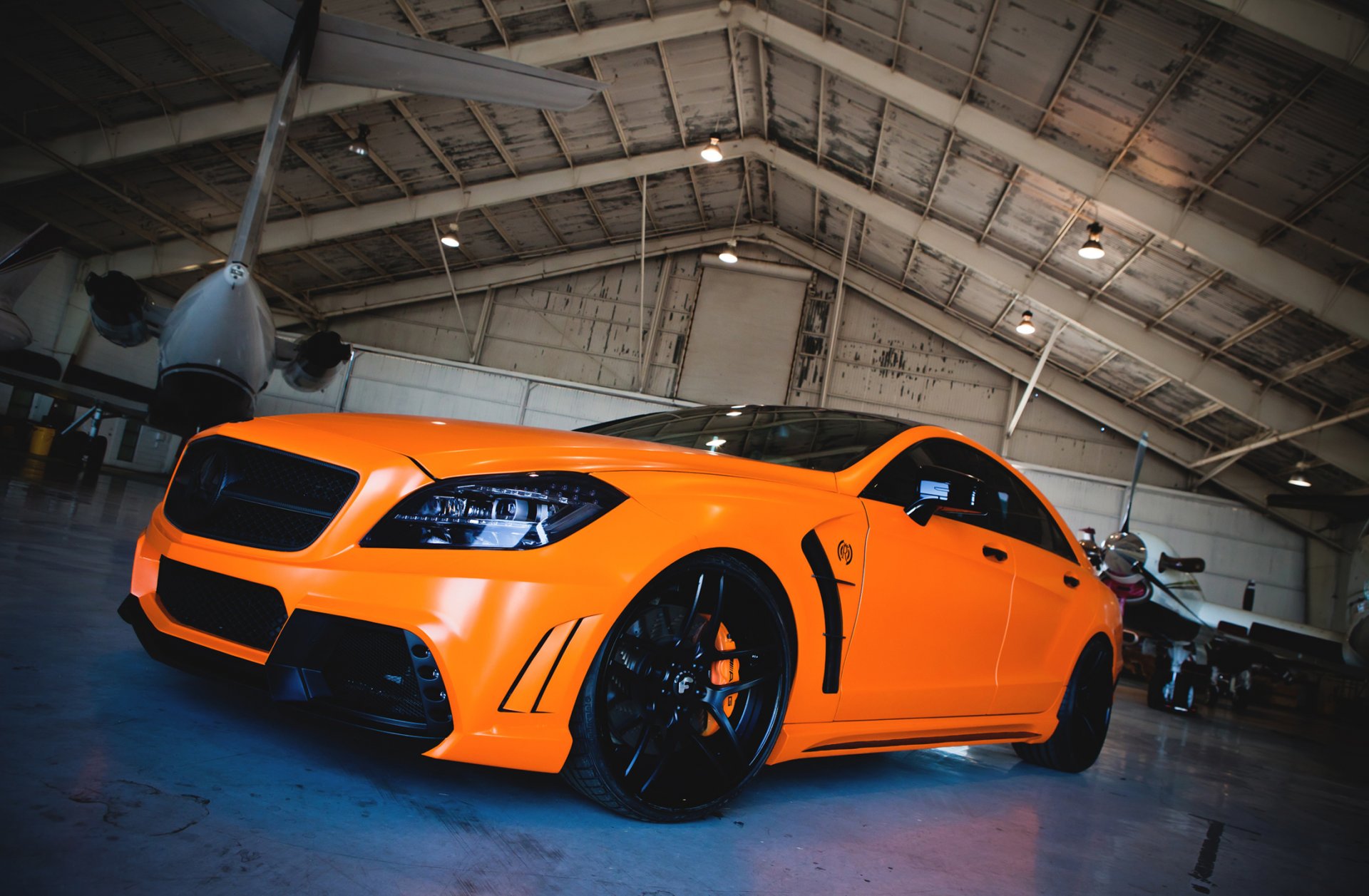 mercedes auto coche tuning avión naranja mercedes-benz cls royal hangar