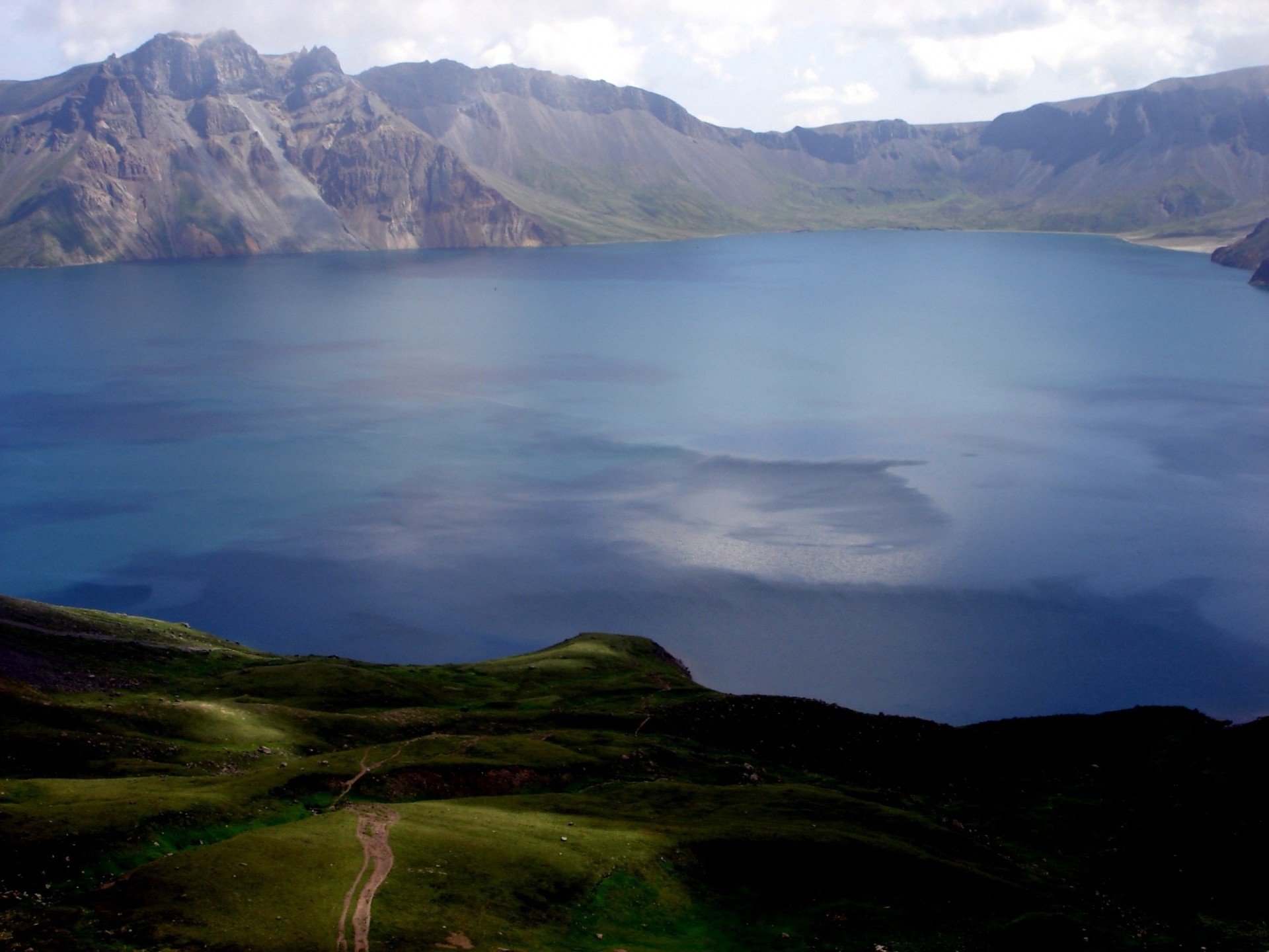 lac montagnes paysage verdure