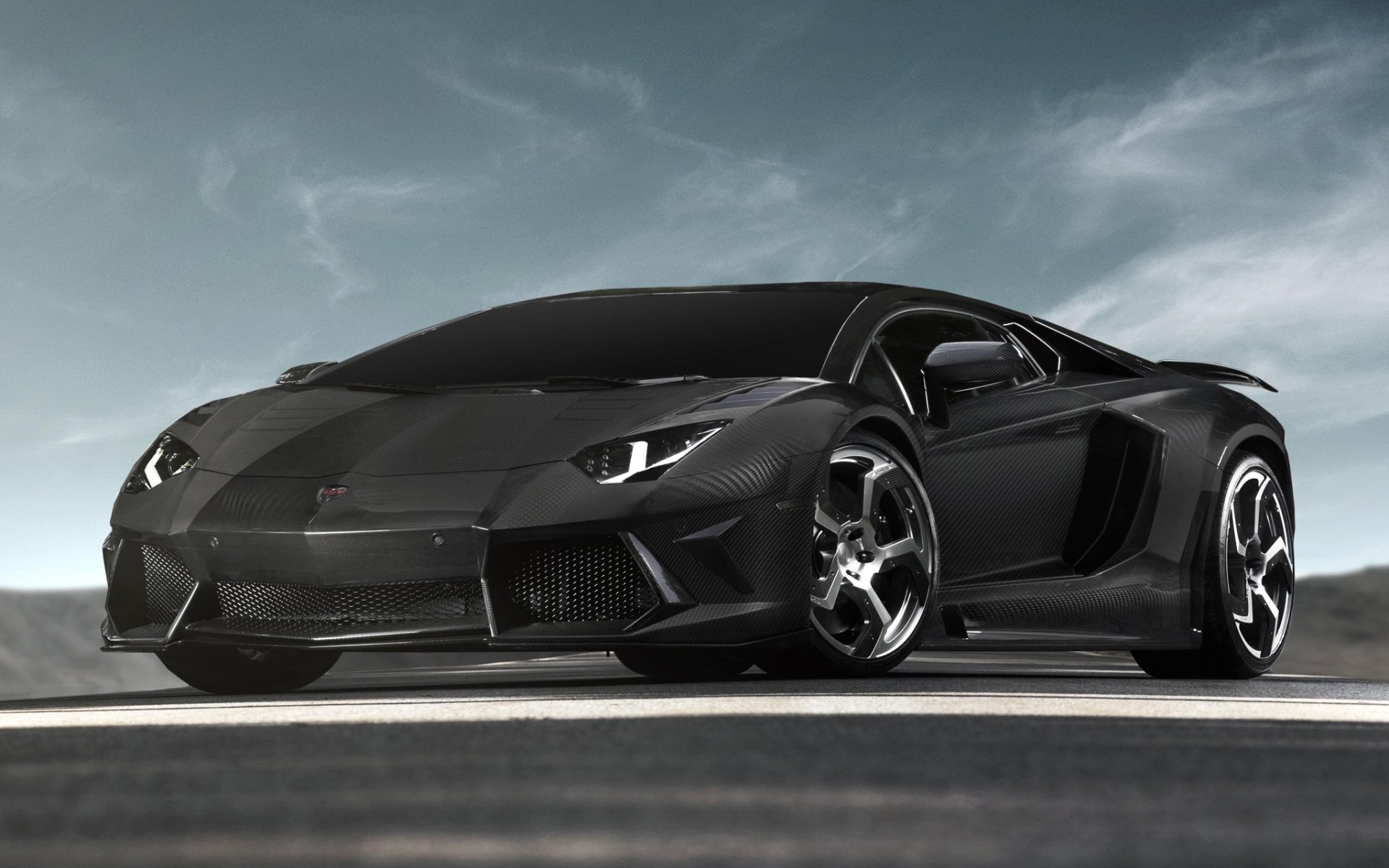 mansory lamborghini aventador lp700-4 carbonado lamborghini aventador supercar messa a punto anteriore in fibra di carbonio cielo sfondo