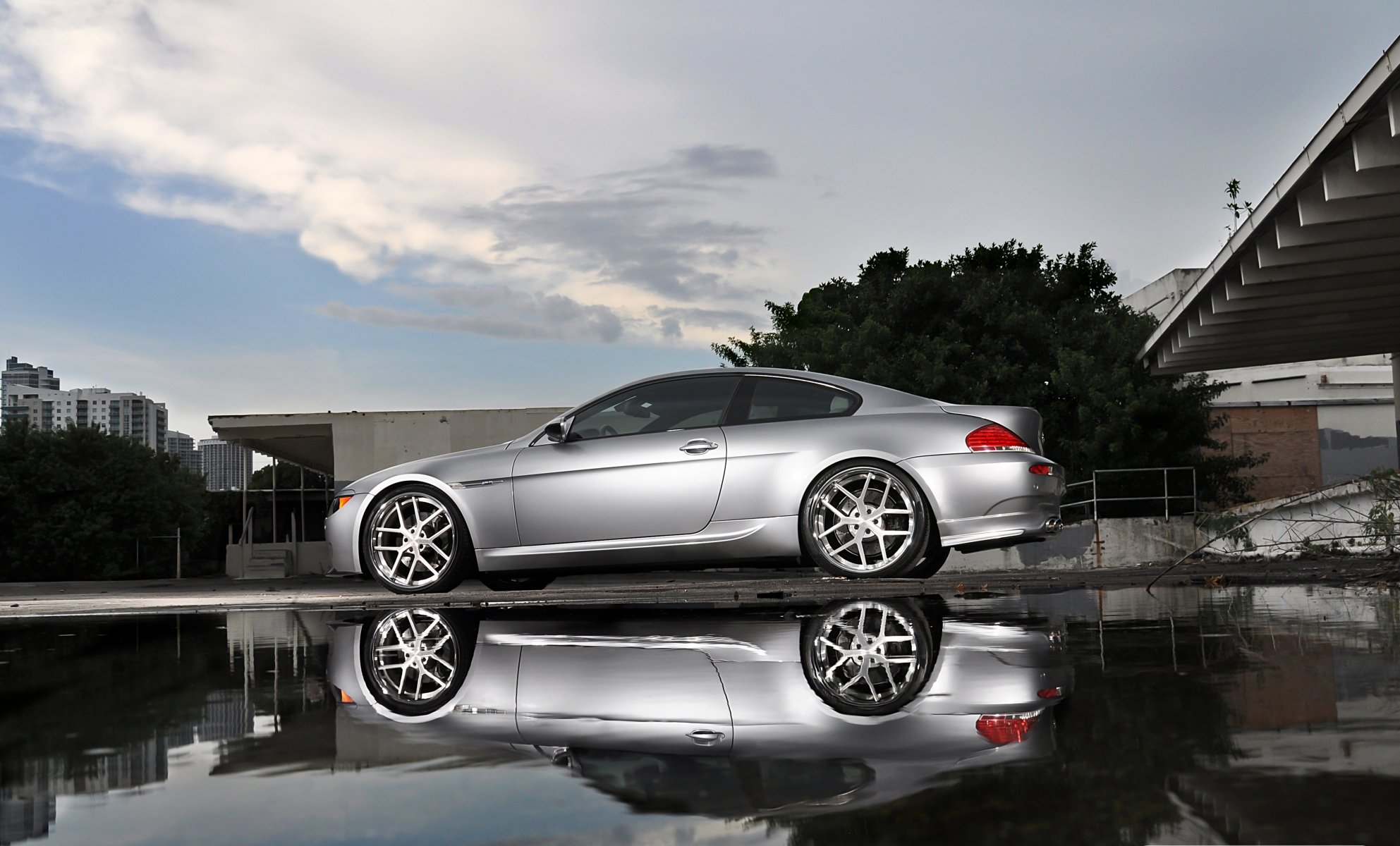 bmw m6 e63 silver wheels miami bmw silver puddle reflection