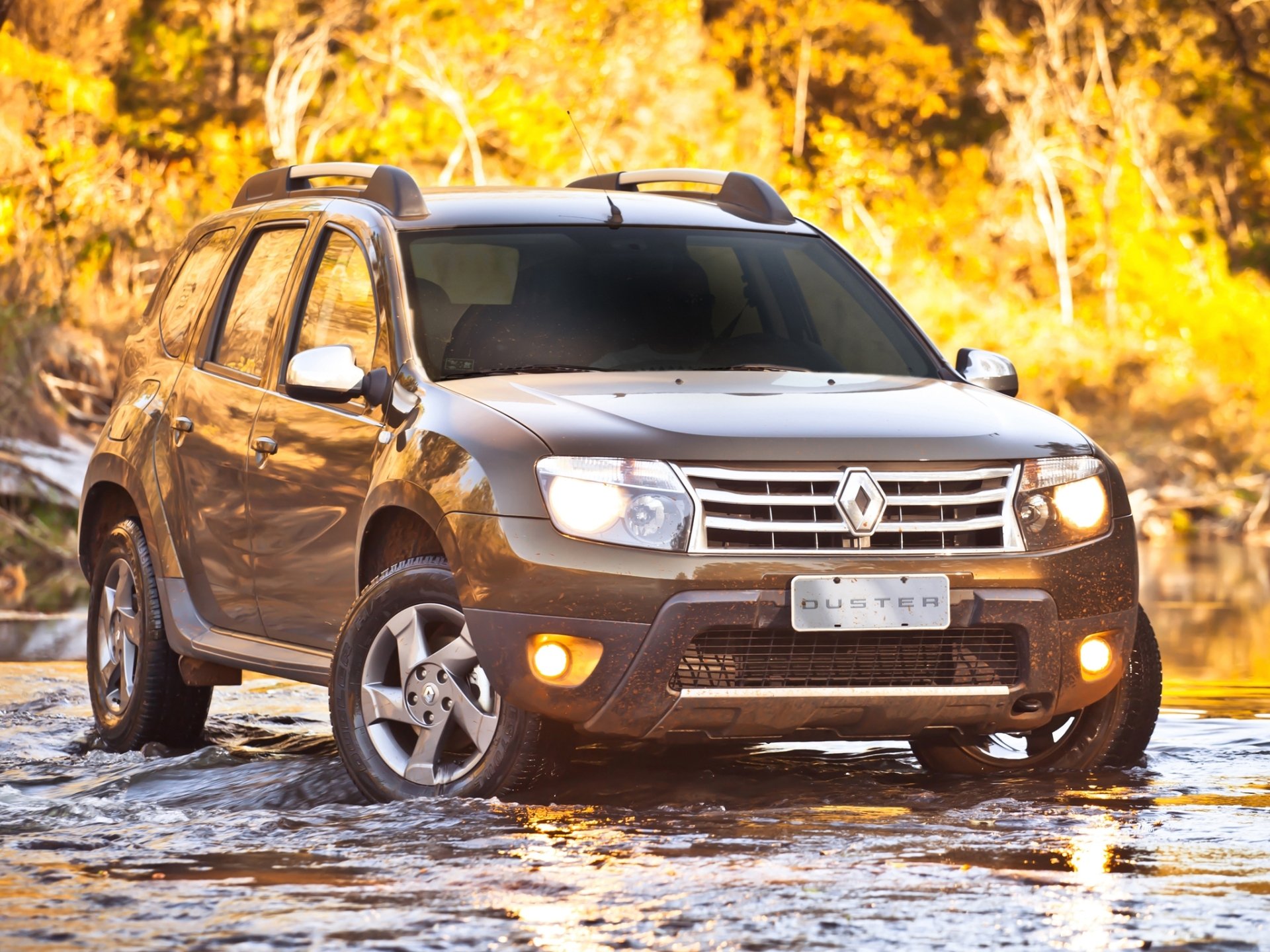 renault duster renault duster crossover przód strumień bród woda las