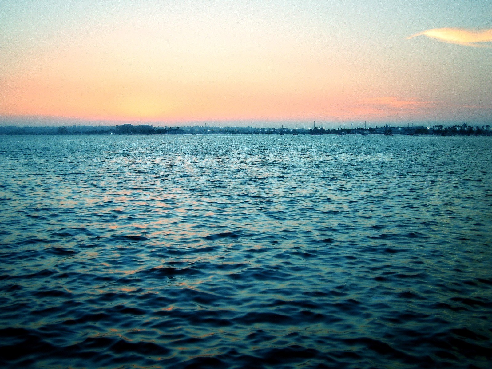 meer wellen sonnenaufgang