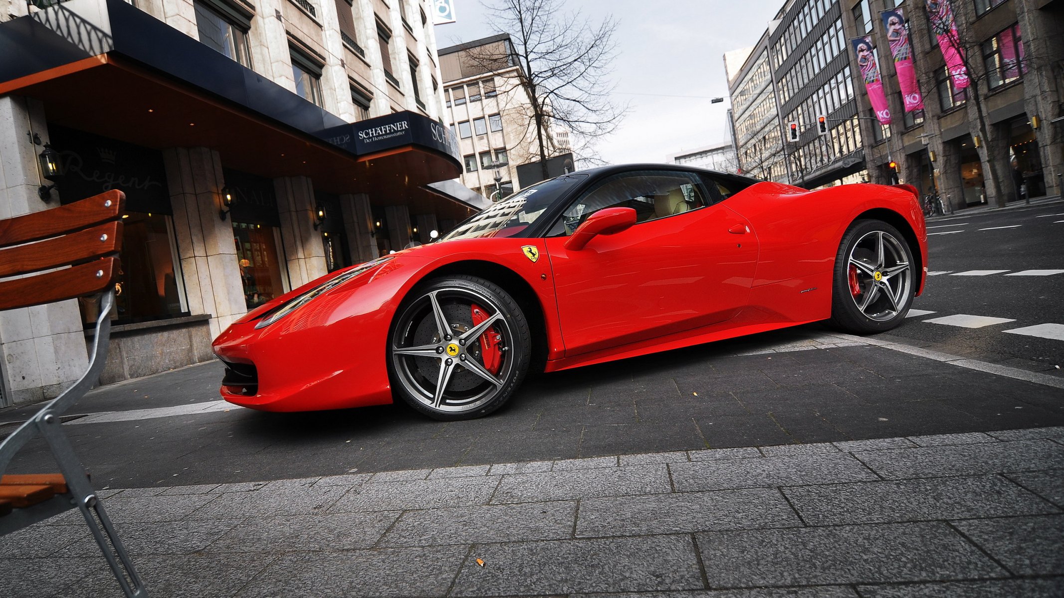 ferrari 458 italia ferrari rojo aparcamiento calle