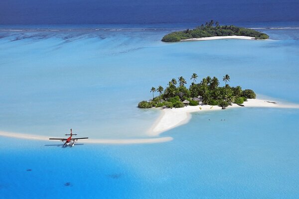 Lądowanie samolotu na Malediwach