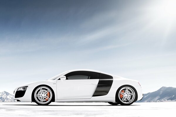 Supercar audi r8 v10 nelle montagne innevate