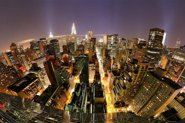 Das Bild der Lichter der Nacht in Manhattan