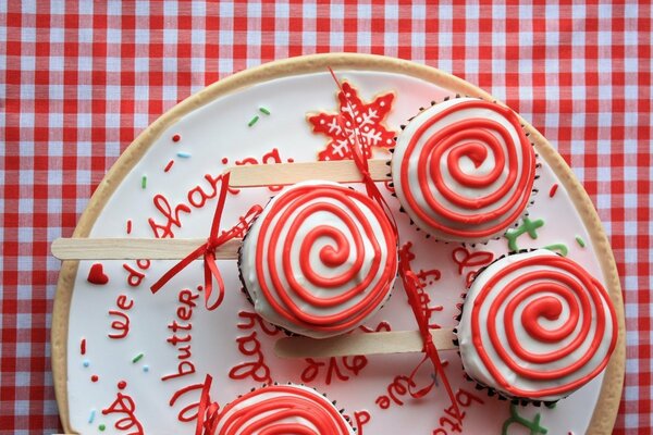 Candy on a stick with a spiral pattern