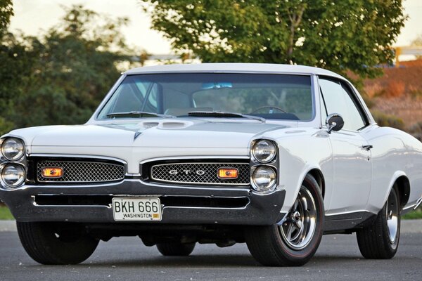 Pontiac hardtop coupé 1967 sans perdre des années