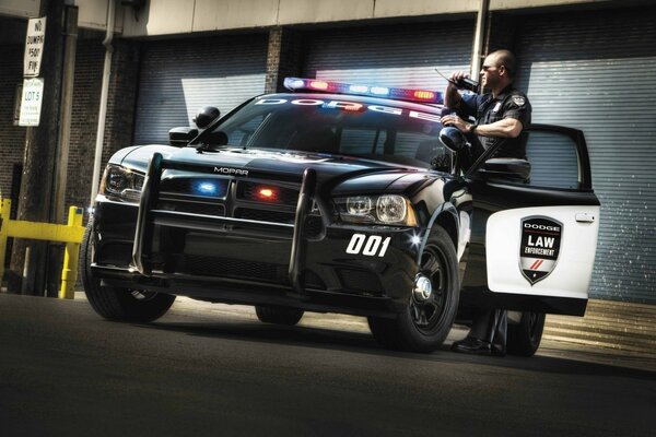 Policía Dodge Charger pursuit law enforcement