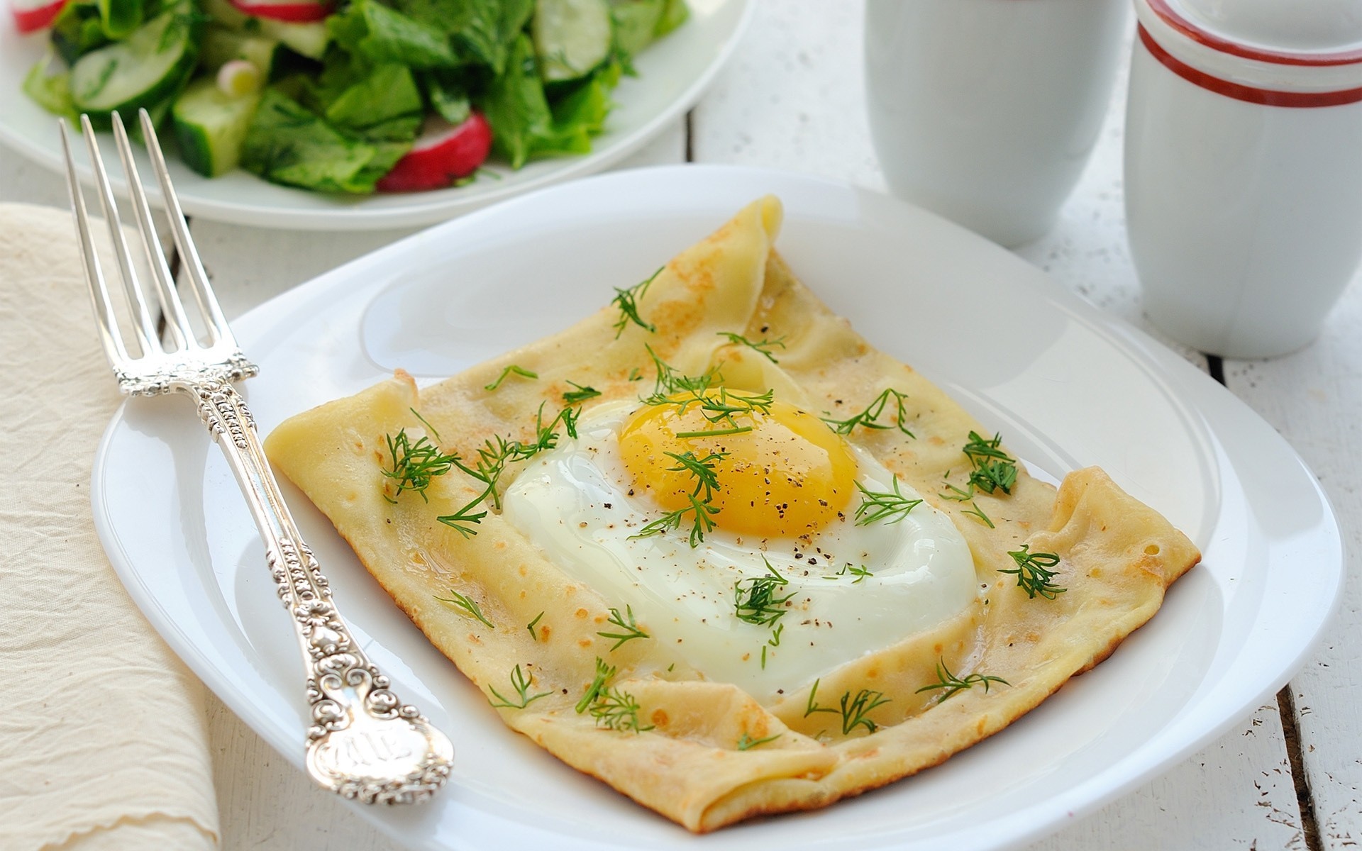 colazione forchetta pancake uova uova strapazzate piastra uovo