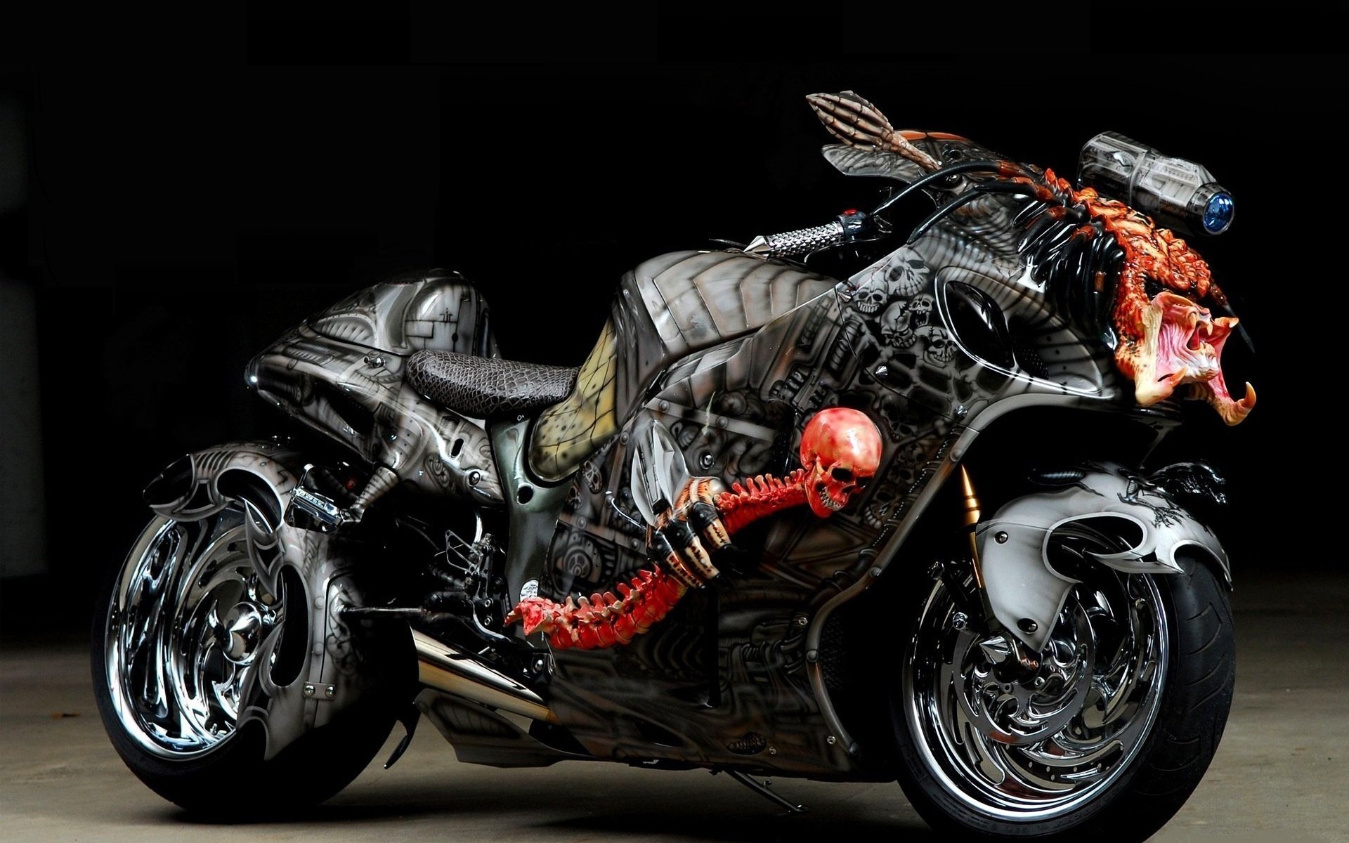 sportbike aerografo design messa a punto cranio mano cresta predator suzuki