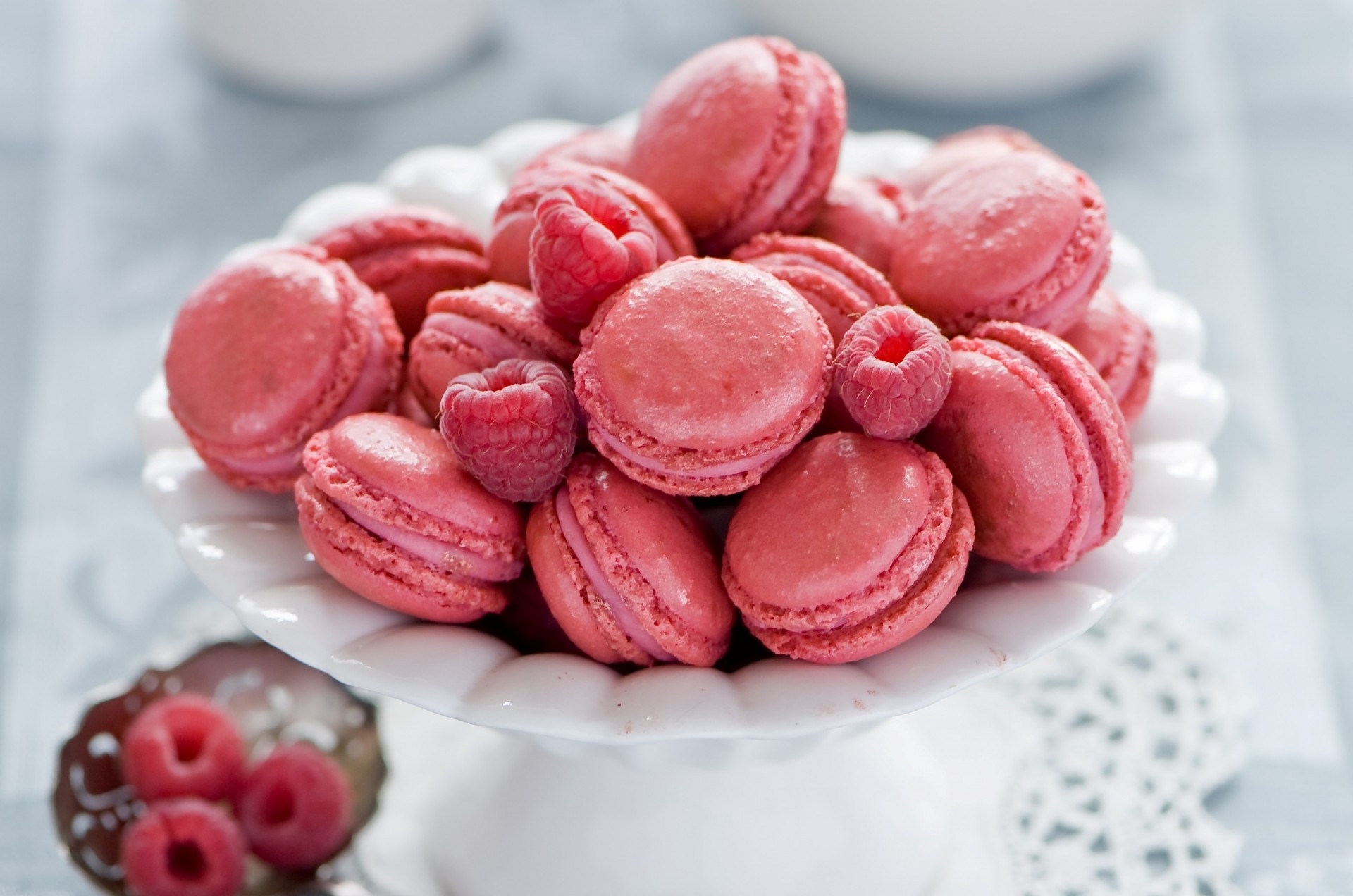 rosa lampone macaron bacche dolce dessert amaretto biscotti