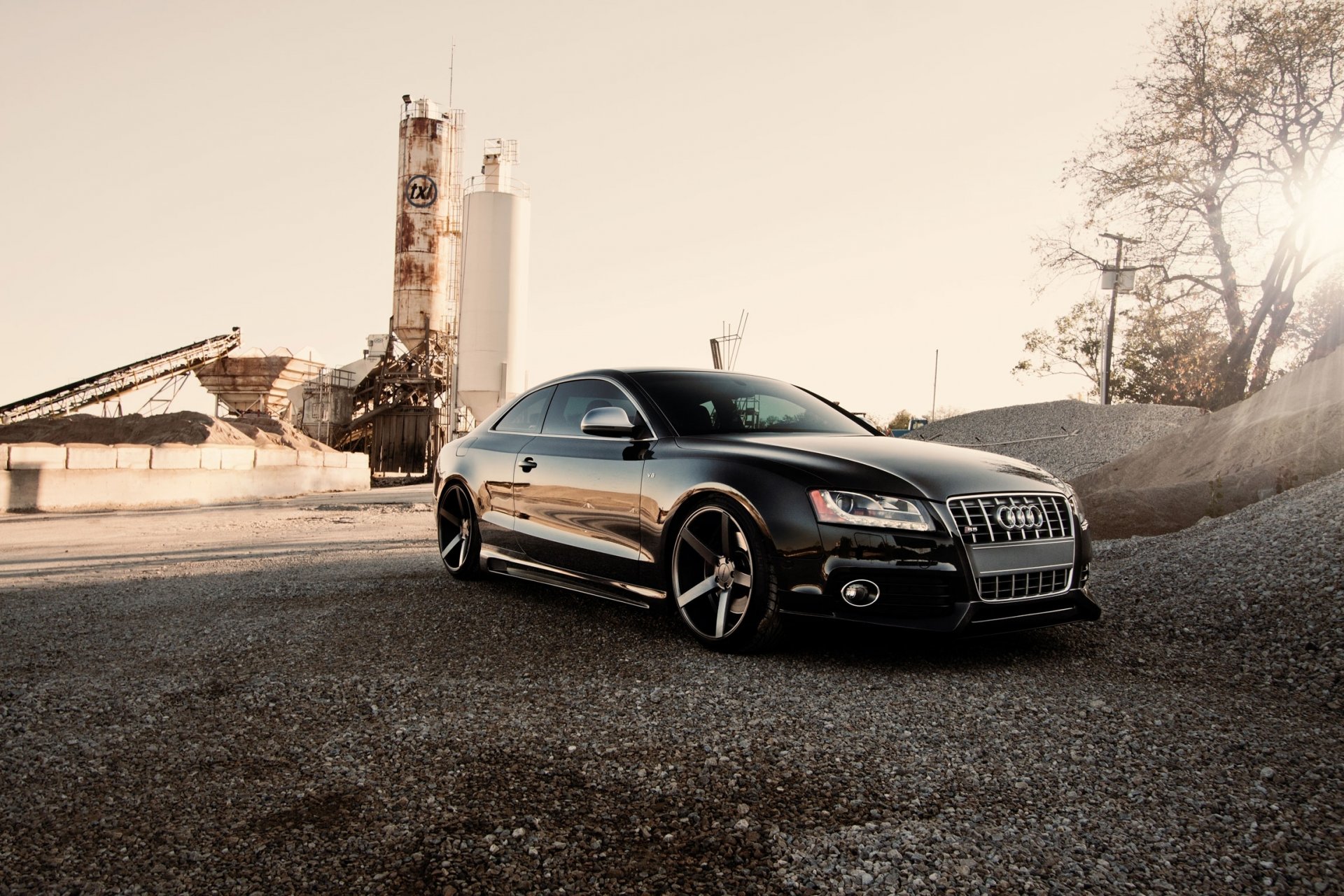 audi s5 tuning auto maschinen fabrik sonne schotter