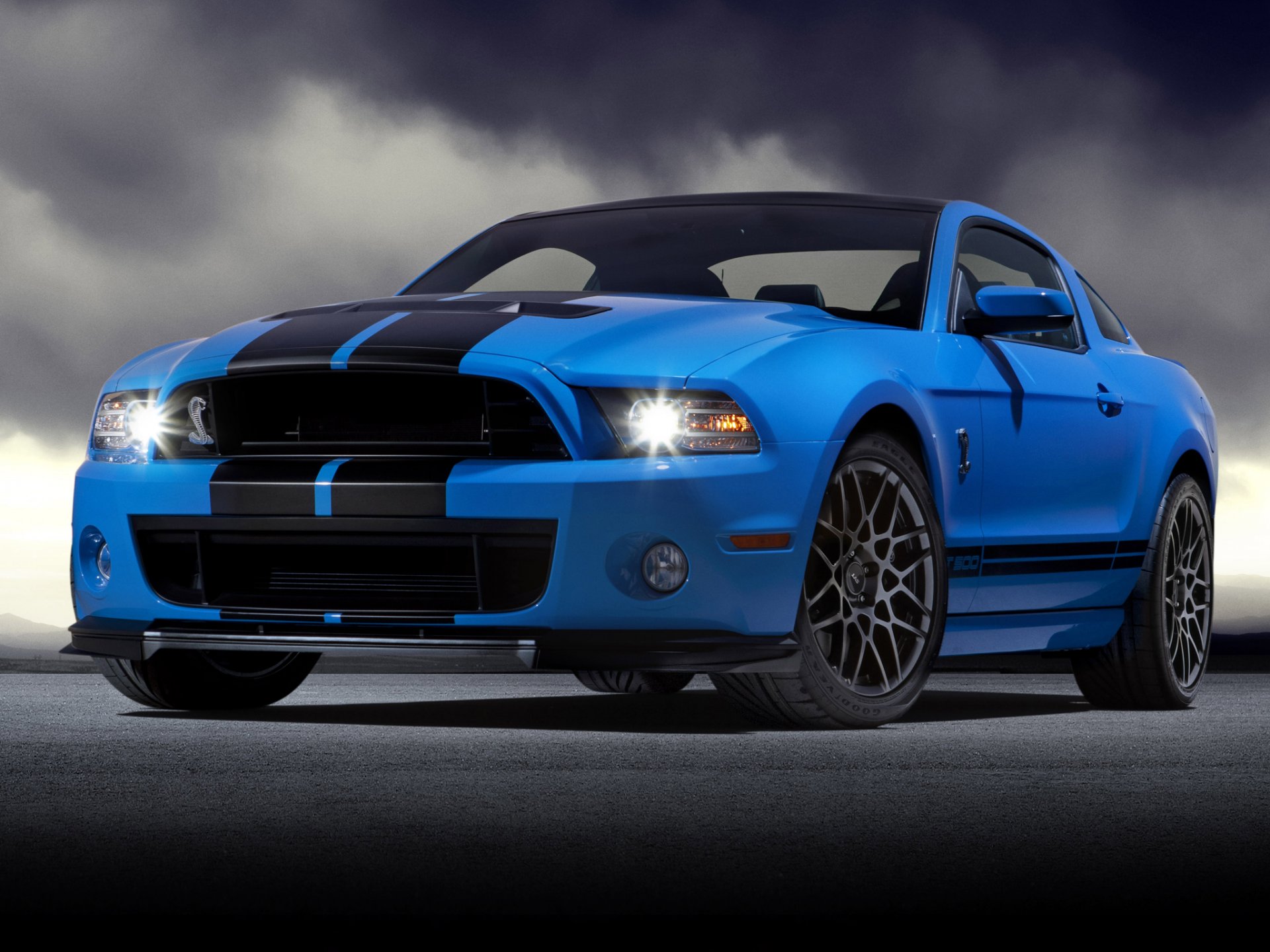 ford mustang shelby gt500 blu strisce sportive anteriore