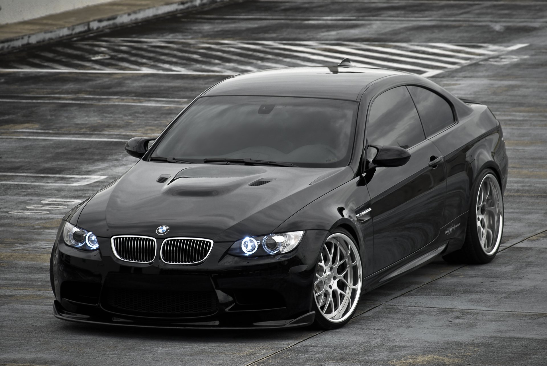 bmw m3 e92 nero bmw parcheggio