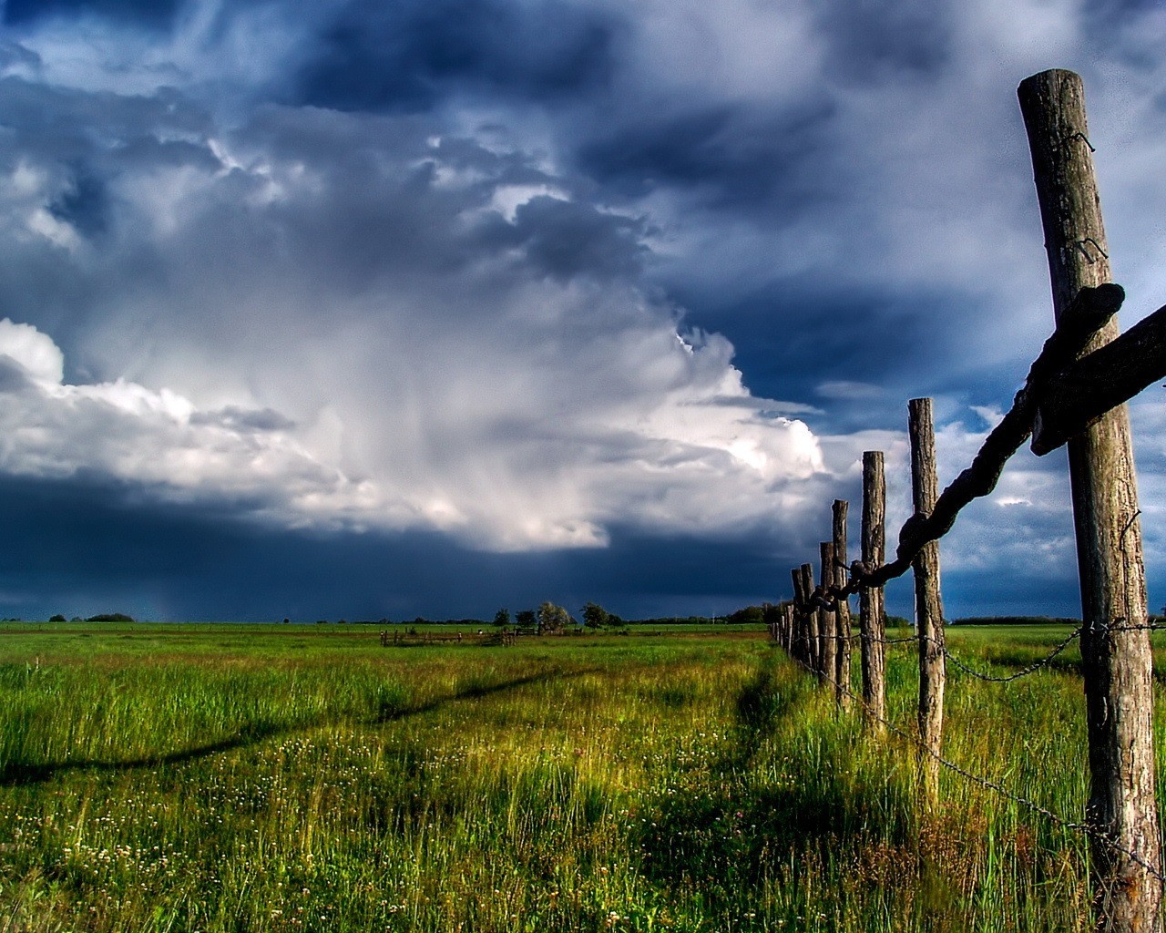 campo cielo recinzione