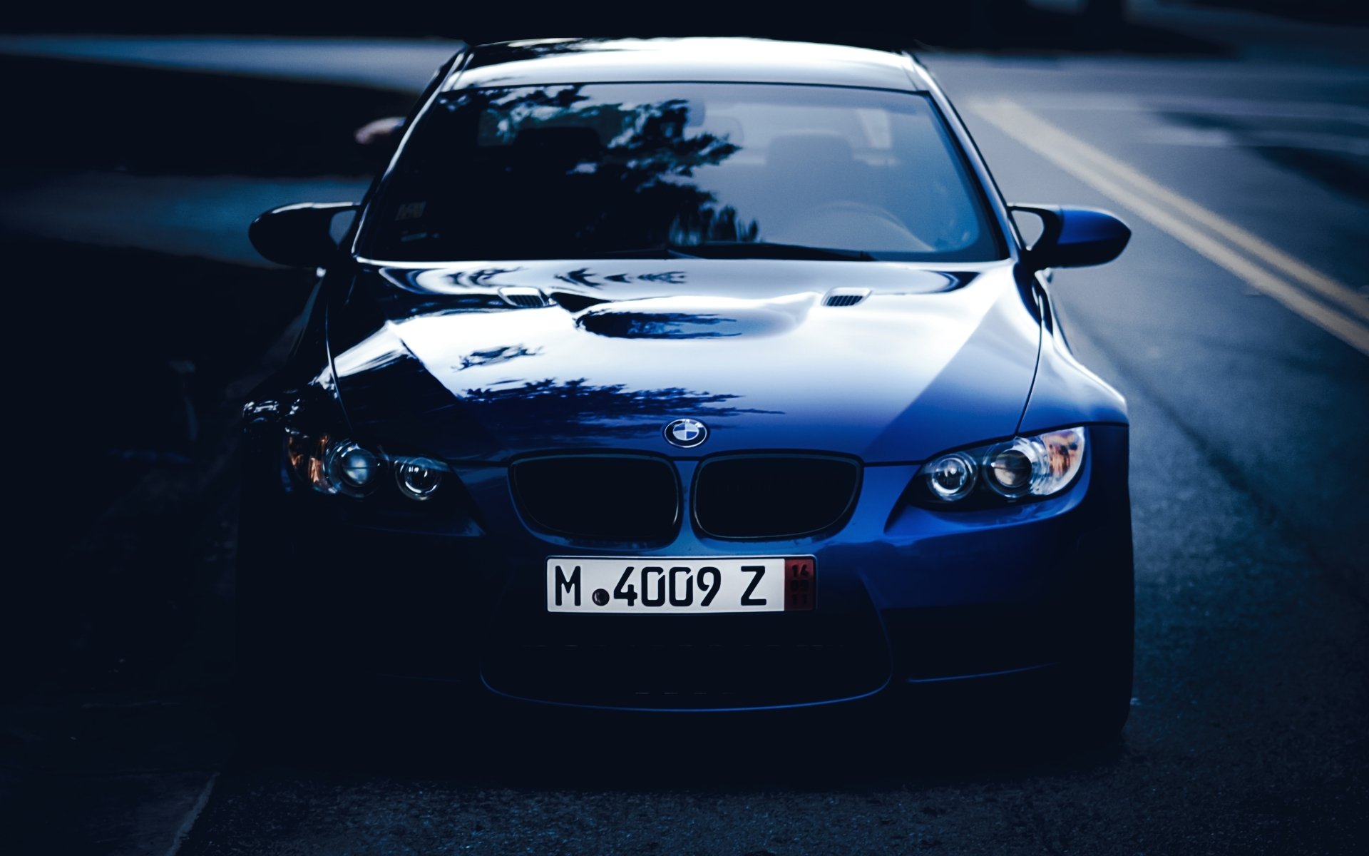 bmw m3 bmw blau front straße halbdunkel