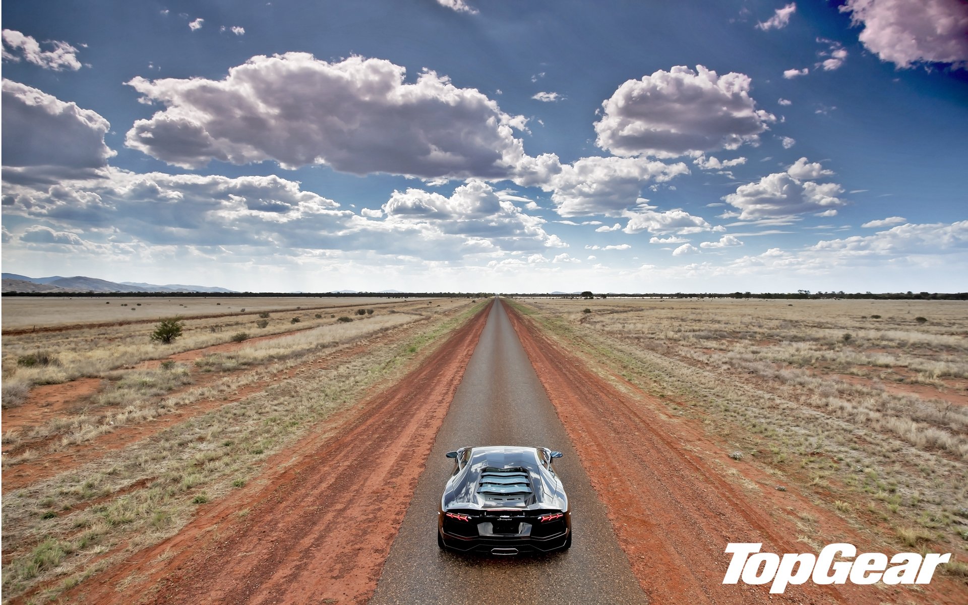 lamborghini aventador lp700-4 lamborghini aventador supersportwagen rückansicht straße horizont steppe himmel wolken top gear top gear top gear