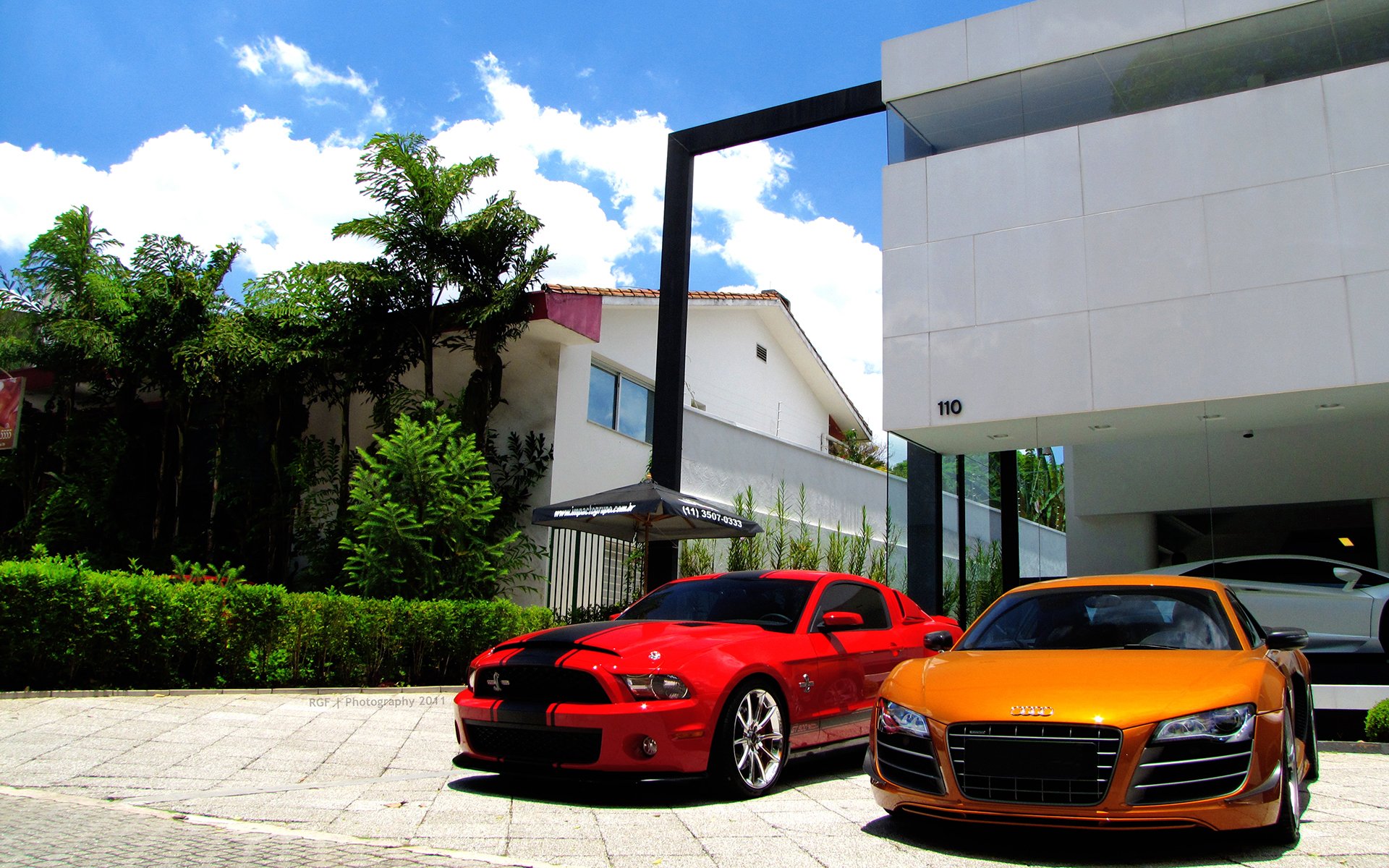 helby gt500 audi r8 casas árboles reflexión lamborghini aventador lp700-4 rojo naranja blanco shelby gt500 audi r8 lamborghini aventador