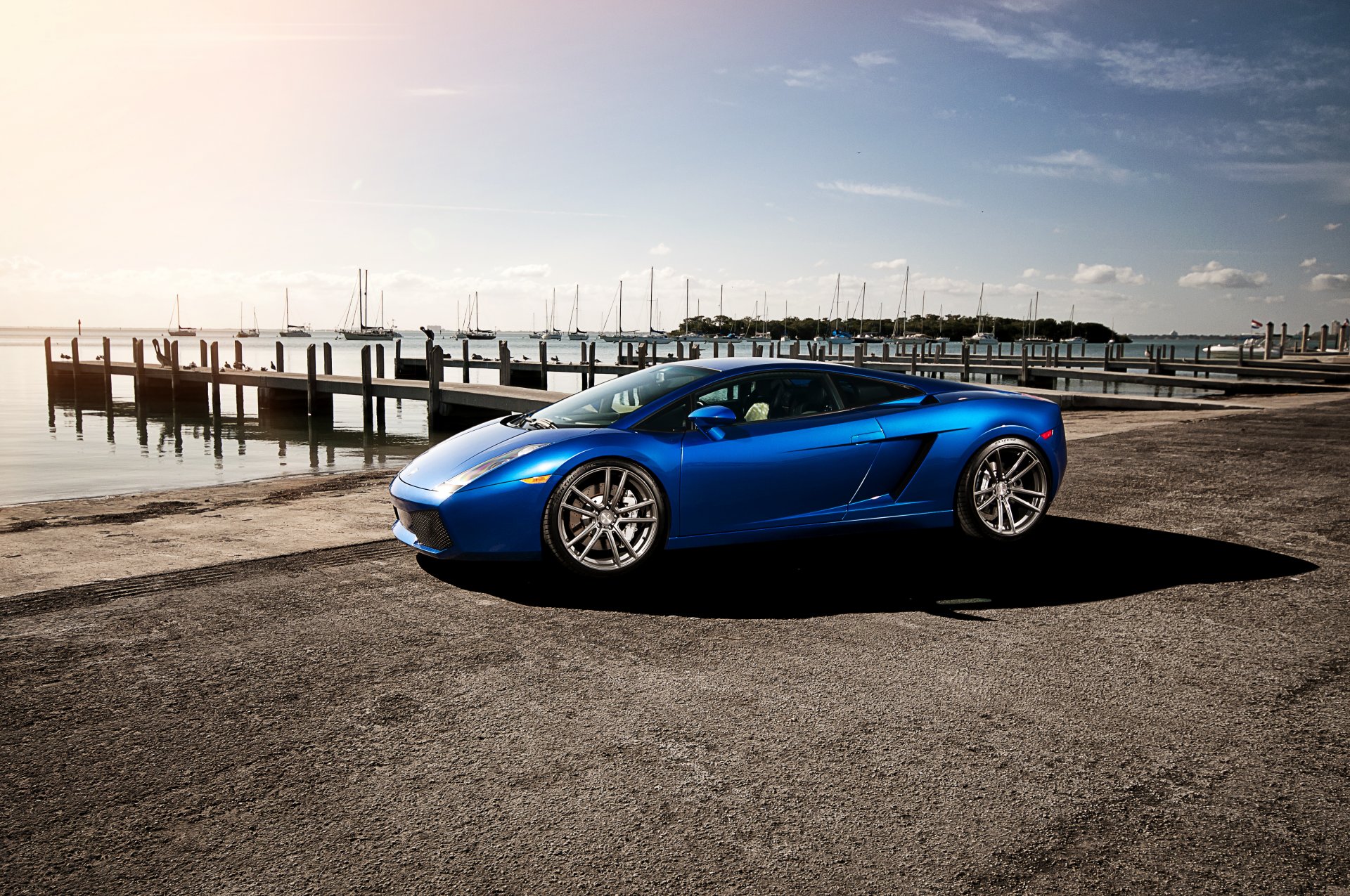 lamborghini gallardo bleu lamborghini lamborghini gallardo avant ciel nuages quai yachts