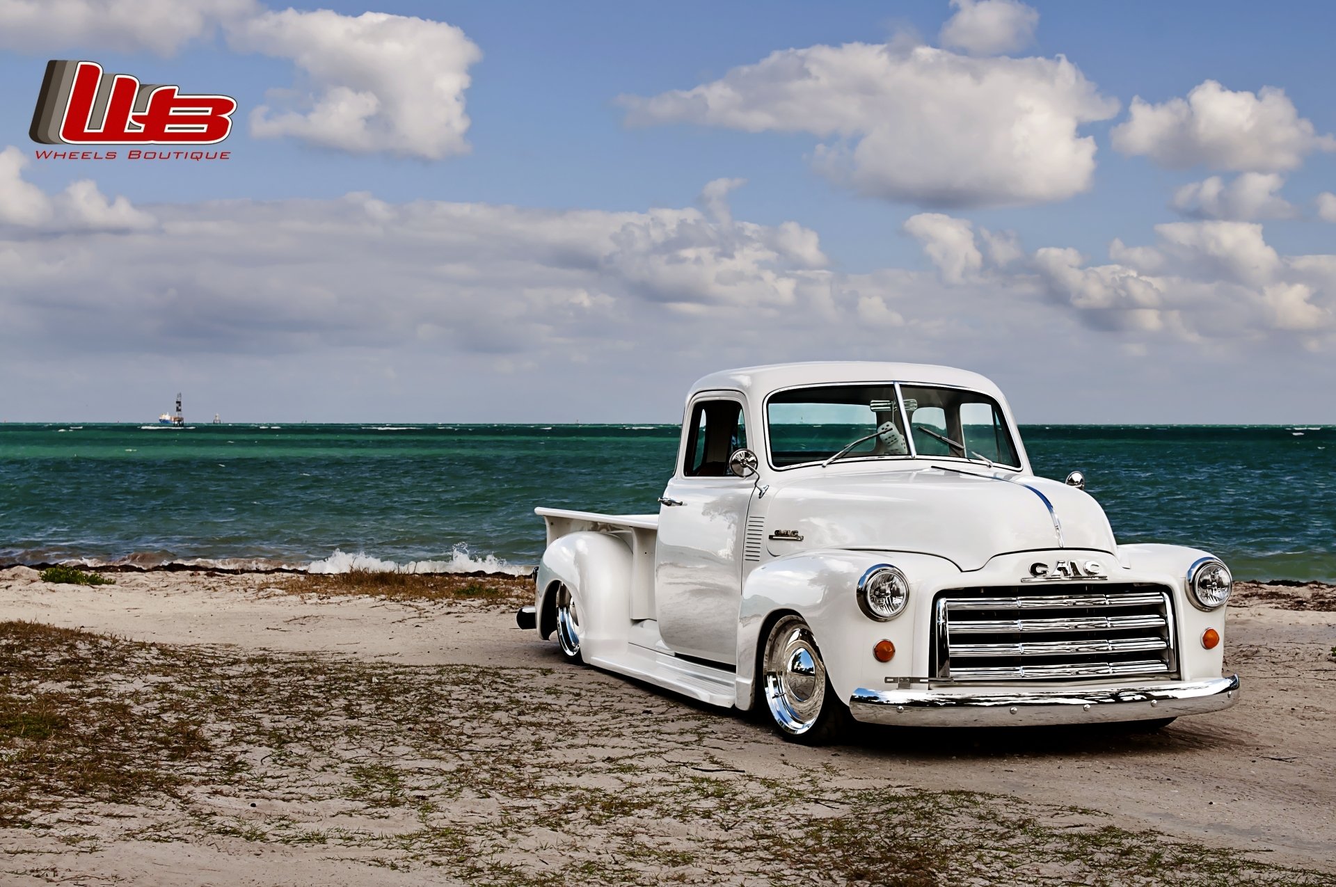 gmc pickup c152 1941 gms pickup retro tuning lowrider lowrider front weiß ufer strand himmel wolken