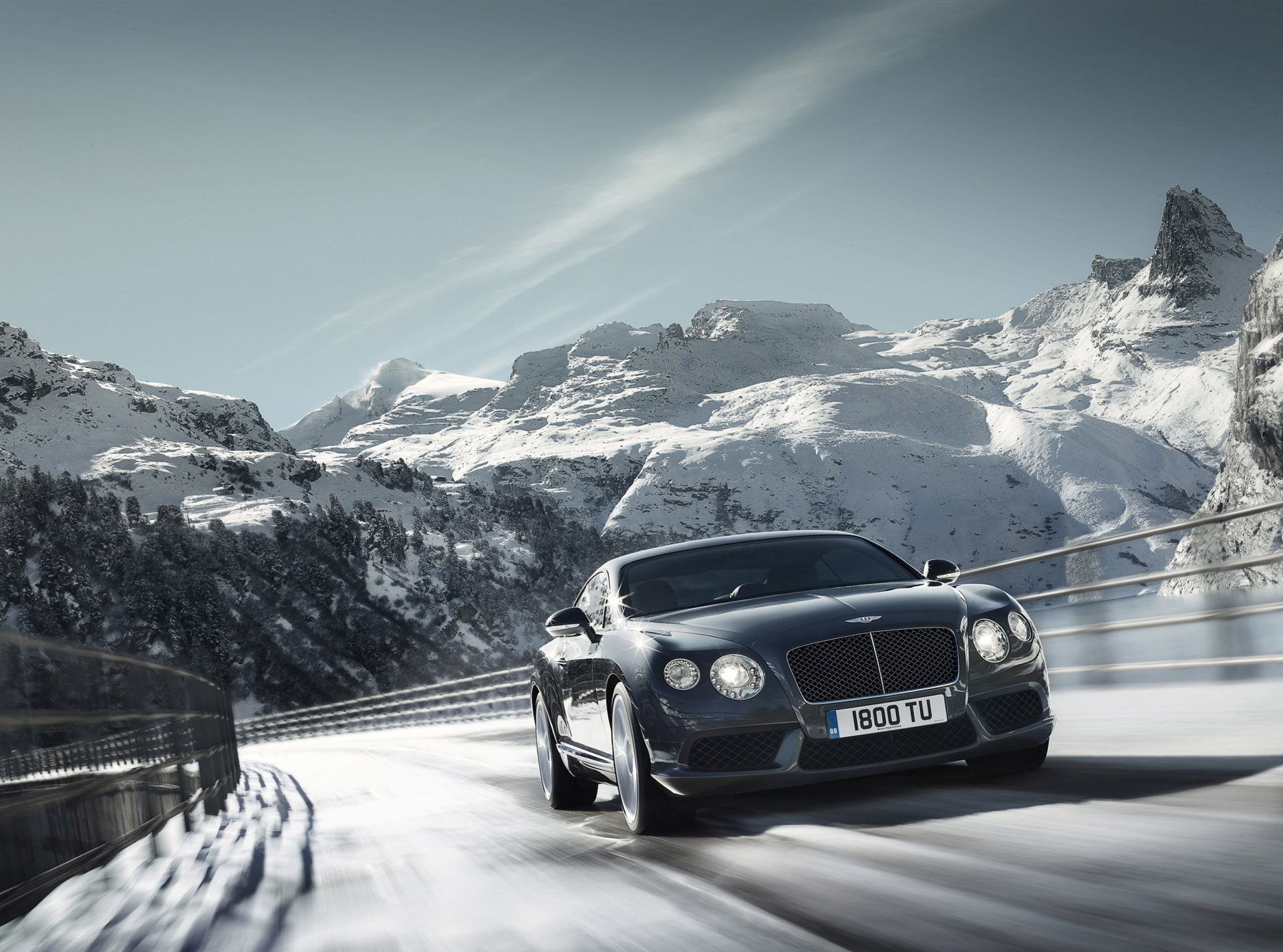 2012 bentley continental gt v8 coche naturaleza montañas árboles nieve carretera velocidad cielo coche 2695x2000