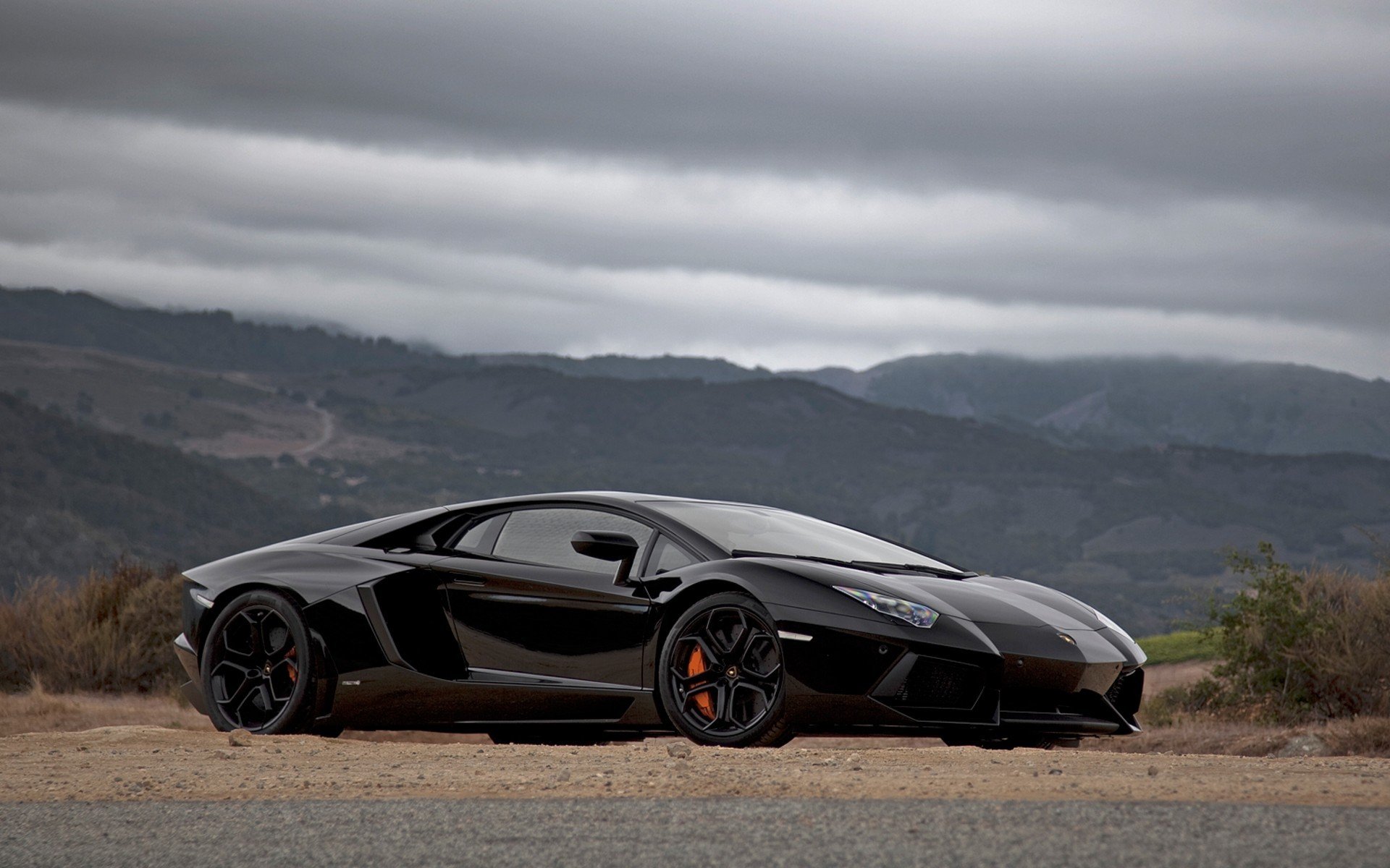 carretilla lamborghini aventador-lado del pasajero lamborghini aventador negro