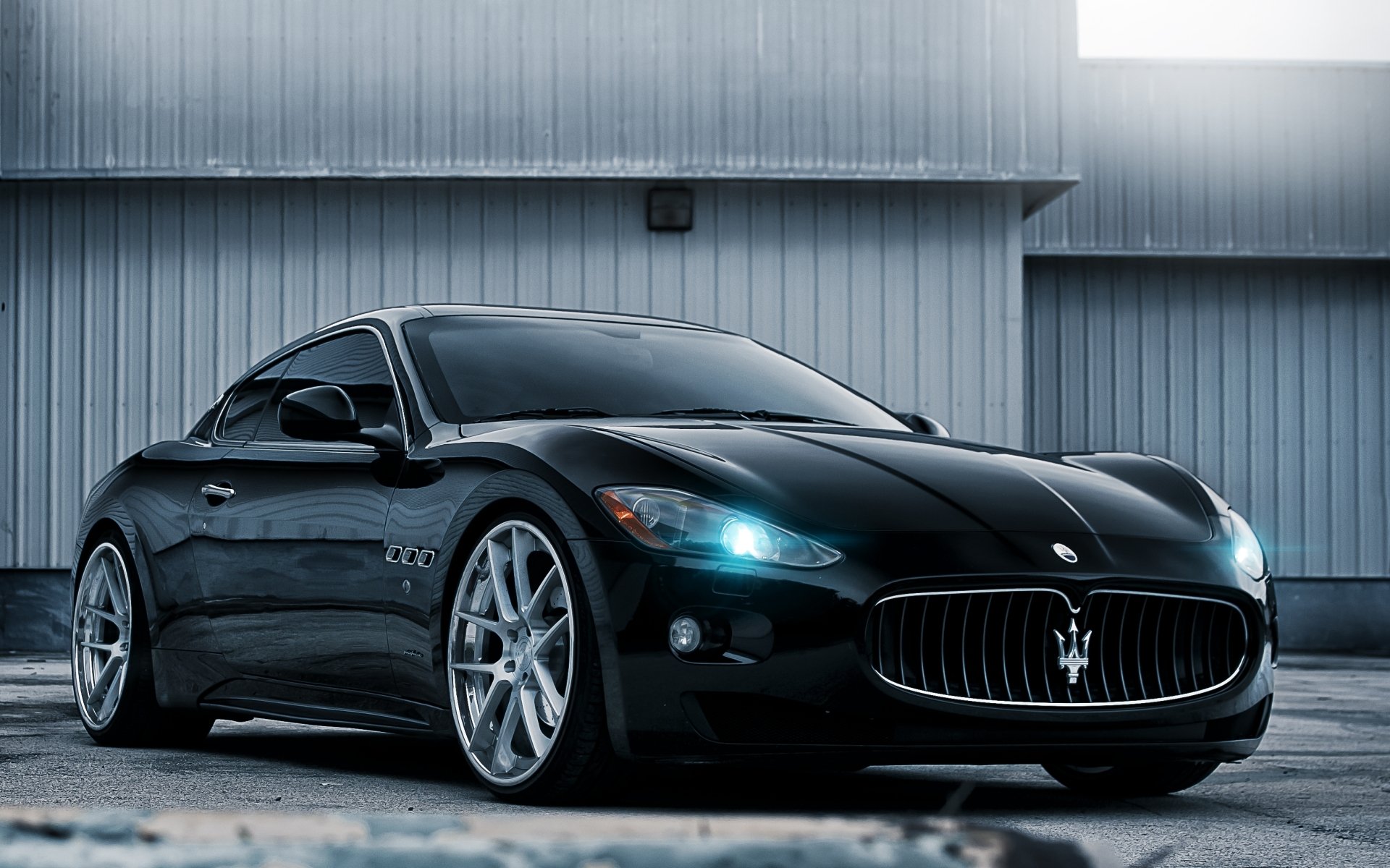 maserati gran turismo мазерати гран туризмо передок спорткар тюнинг диски здание