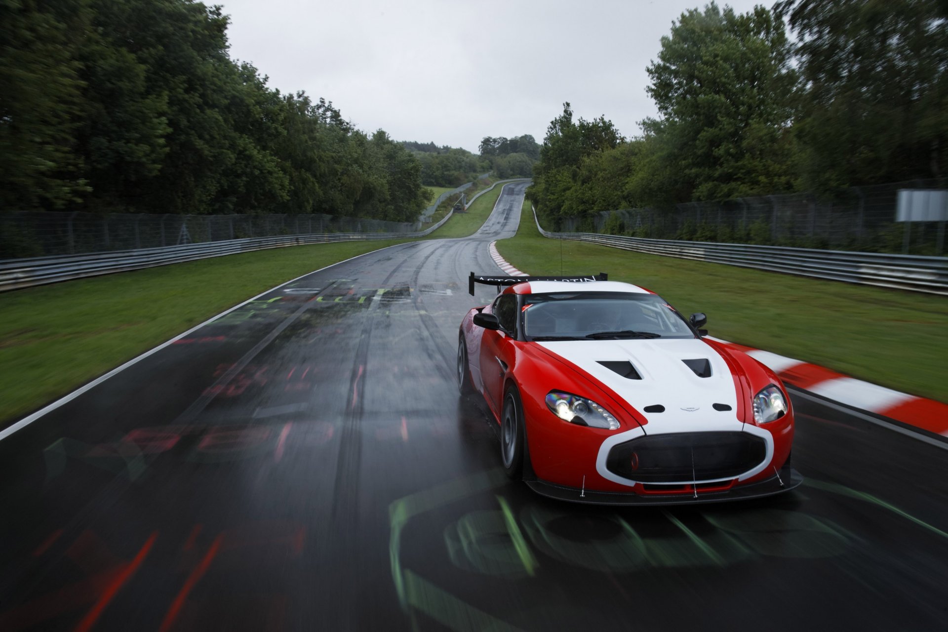 zagato track race light background