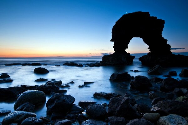 Paysage de nuit dans les tons bleus