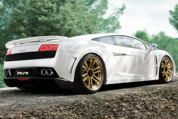Lamborghini ad alta velocità durante la guida su strada