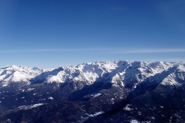 Der Himmel und die Berge sind schön