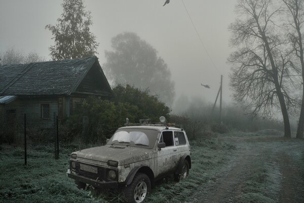 Niva - ein Geländewagen im russischen Dorf