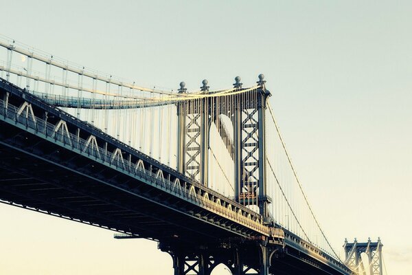 Die New Yorker Brücke führt zum Traum
