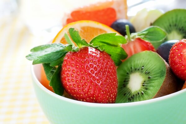Photo fruits kiwi berries