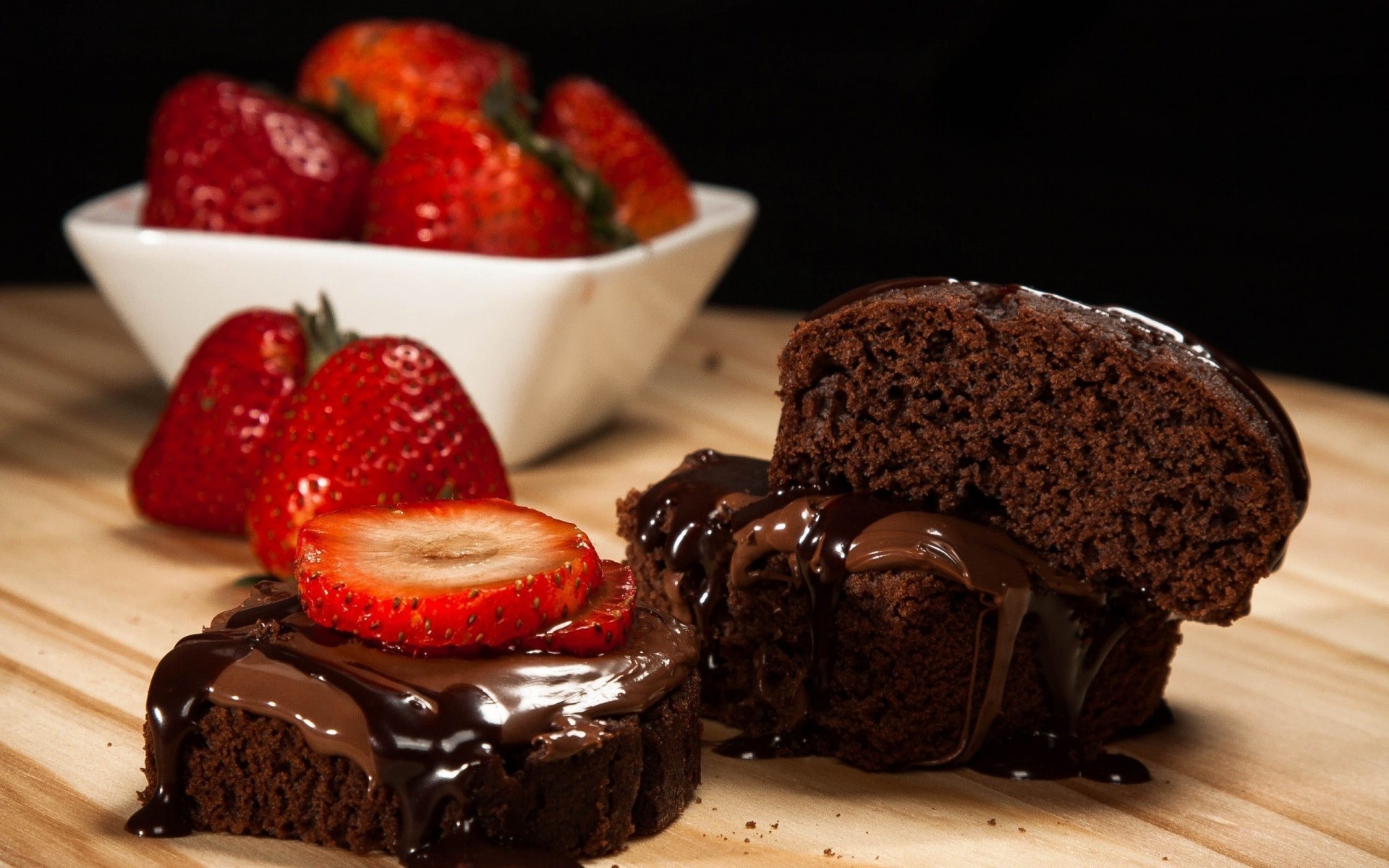 appétissant fraise chocolat gâteau dessert doux